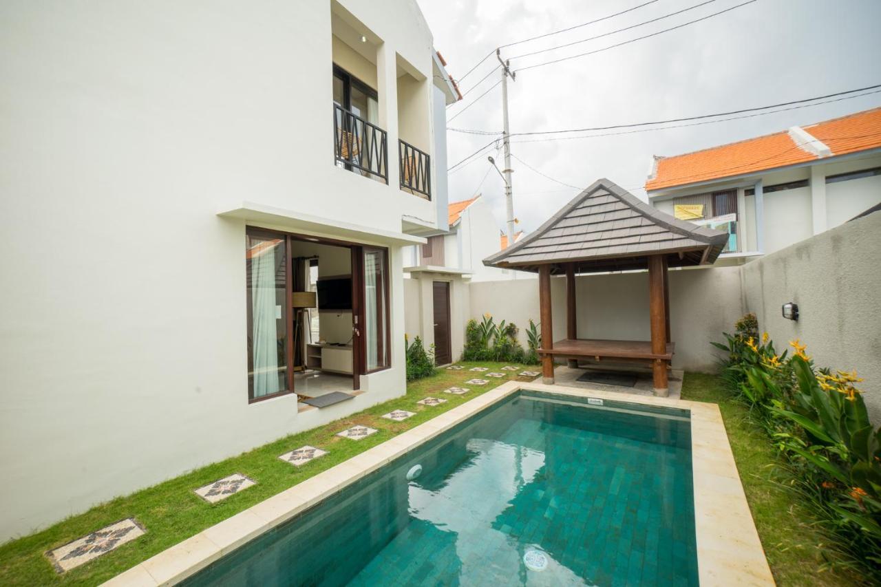 Little Nuts Villas Jimbaran Buitenkant foto