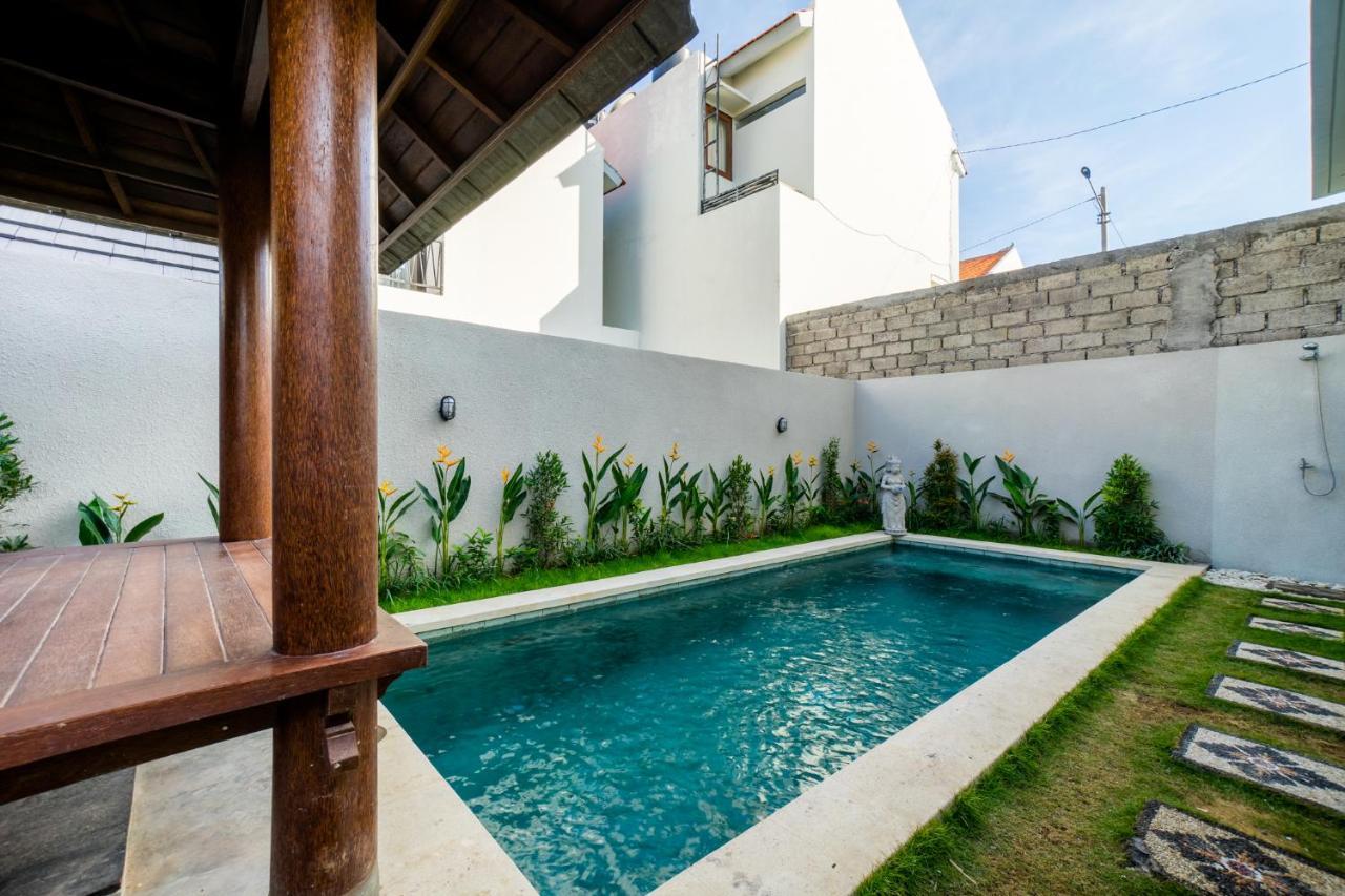 Little Nuts Villas Jimbaran Buitenkant foto