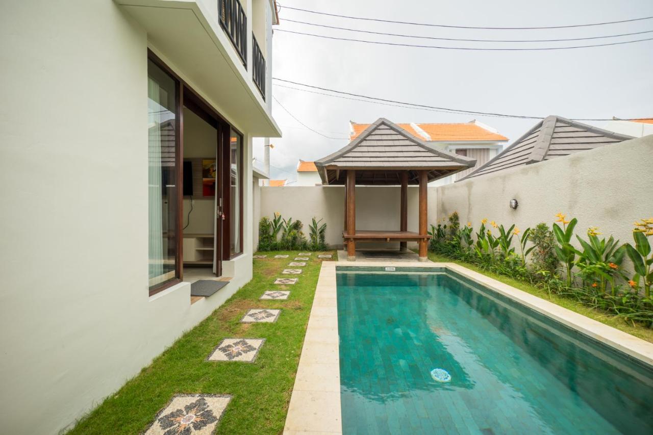 Little Nuts Villas Jimbaran Buitenkant foto