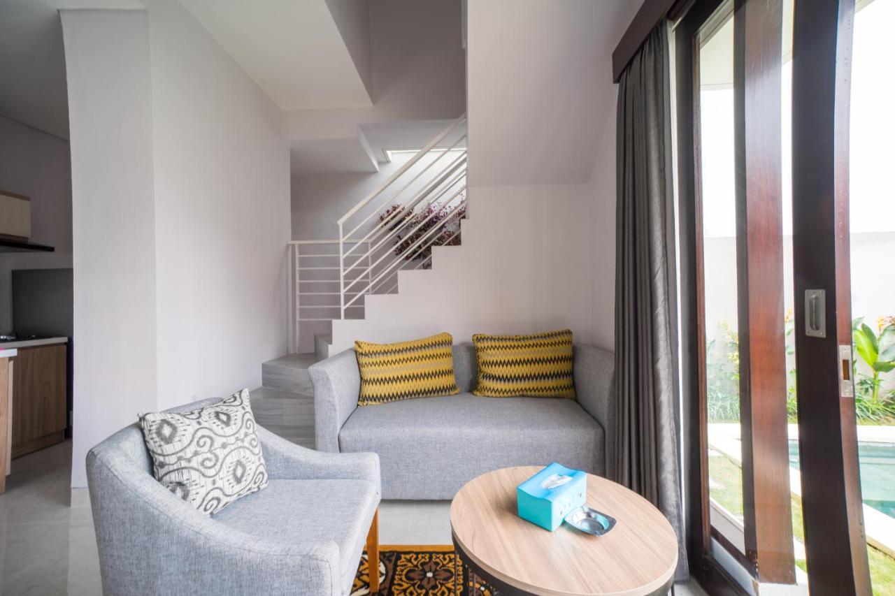 Little Nuts Villas Jimbaran Buitenkant foto