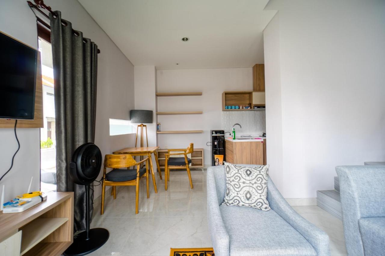 Little Nuts Villas Jimbaran Buitenkant foto