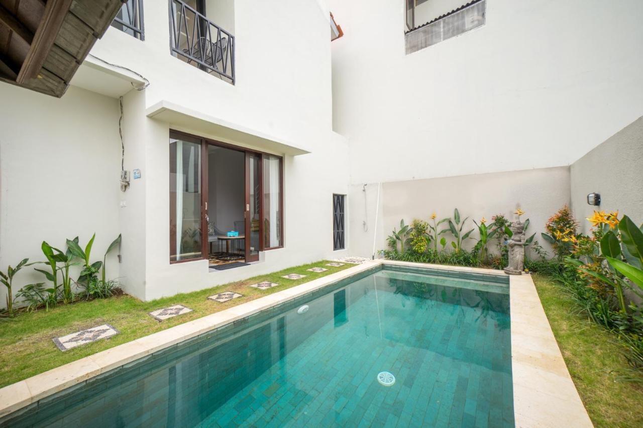 Little Nuts Villas Jimbaran Buitenkant foto